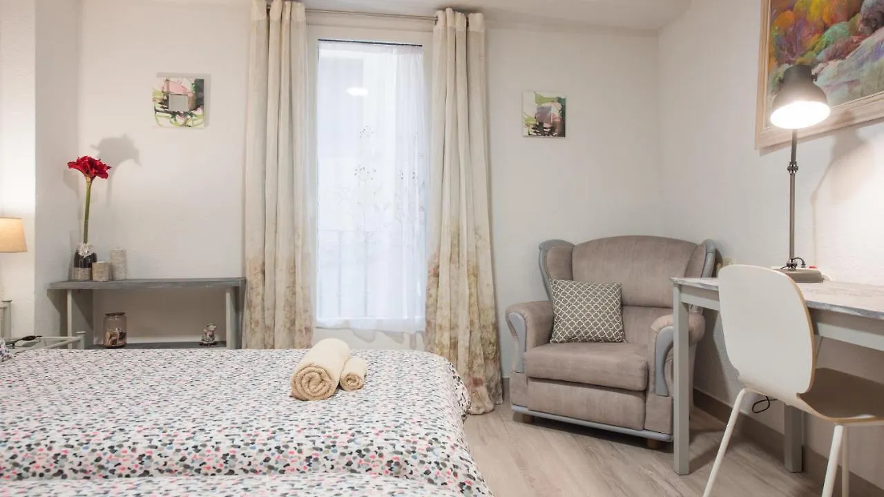 Toledo Feliz Apartments 0*,  스페인